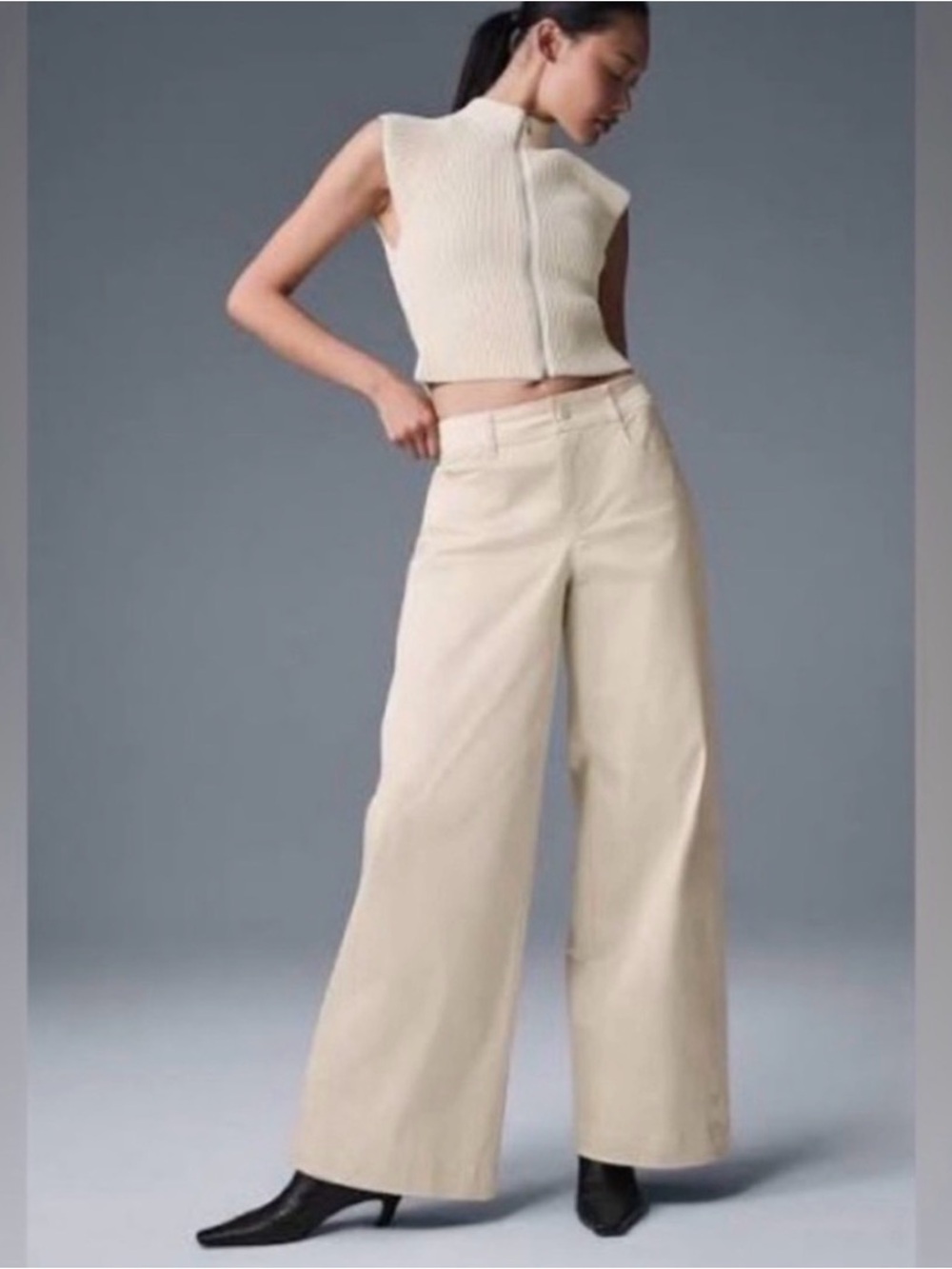 ALO Yoga Wanderlust Wide Leg Trousers in “Oat Milk”/Cream Size S